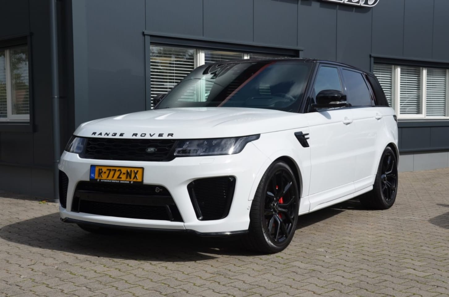 Land Rover Range Rover Sport - Rangerover Sport P575 SVR Carbon Edition,Panoramadak. - AutoWereld.nl