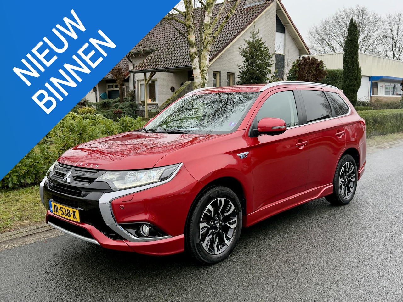 Mitsubishi Outlander - 2.0 PHEV instyle 203PK Leder•Trekhaak•Navi - AutoWereld.nl