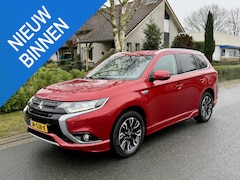 Mitsubishi Outlander - 2.0 PHEV instyle 203PK Leder•Trekhaak•Navi