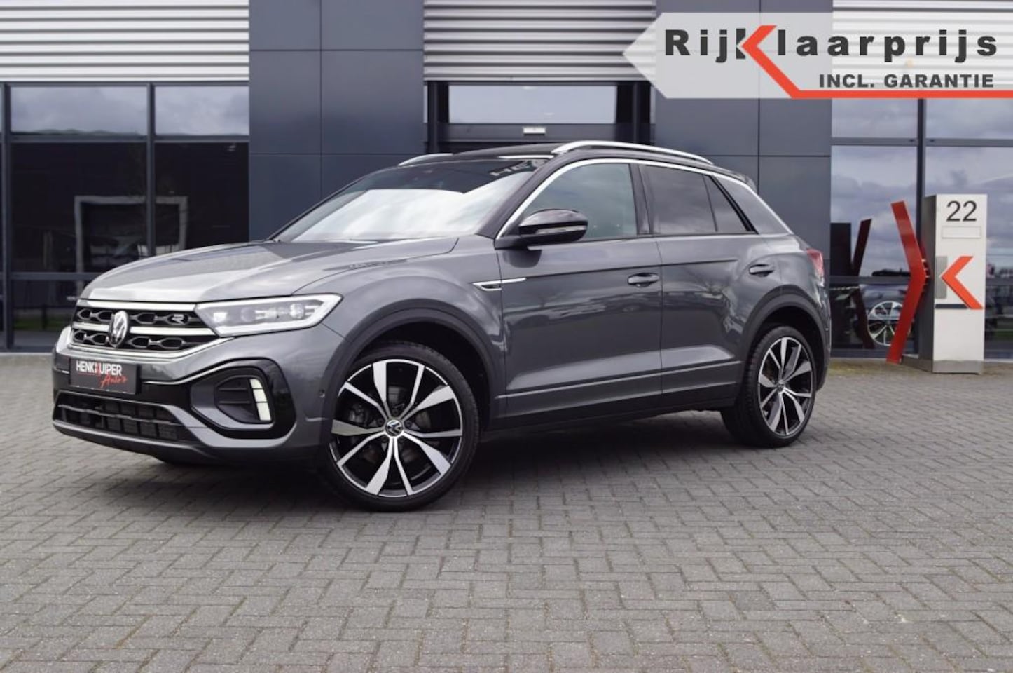 Volkswagen T-Roc - 1.5 TSI DSG R-Line /Panodak/19 Inch LM /Camera / IQ Matrix LED - AutoWereld.nl