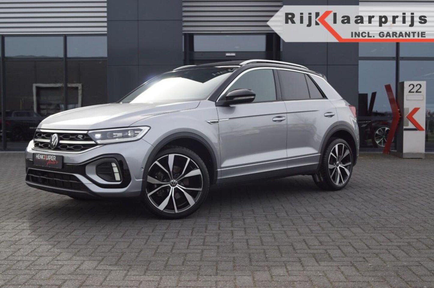 Volkswagen T-Roc - 1.5 TSI DSG R-Line /Panodak/19 Inch LM /Camera / IQ Matrix LED - AutoWereld.nl