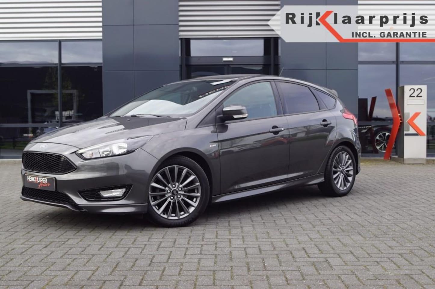 Ford Focus - 1.0 ST-Line 125pk / Navigatiesysteem / 17 Inch LM - AutoWereld.nl