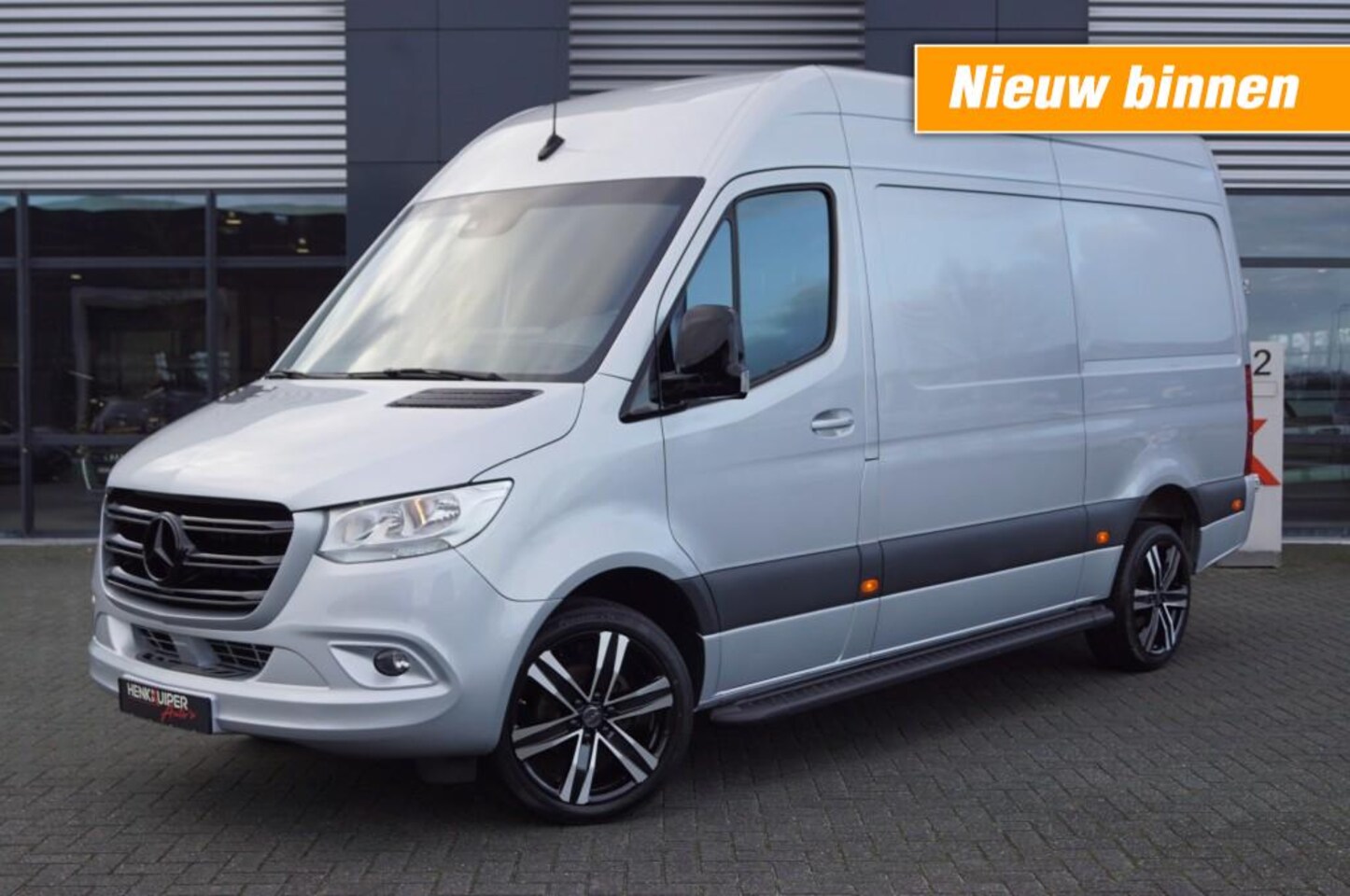 Mercedes-Benz Sprinter - 319 CDI V6 Aut. L2H2 / Navi / Camera/ 20 INCH LM / Trekhaak - AutoWereld.nl