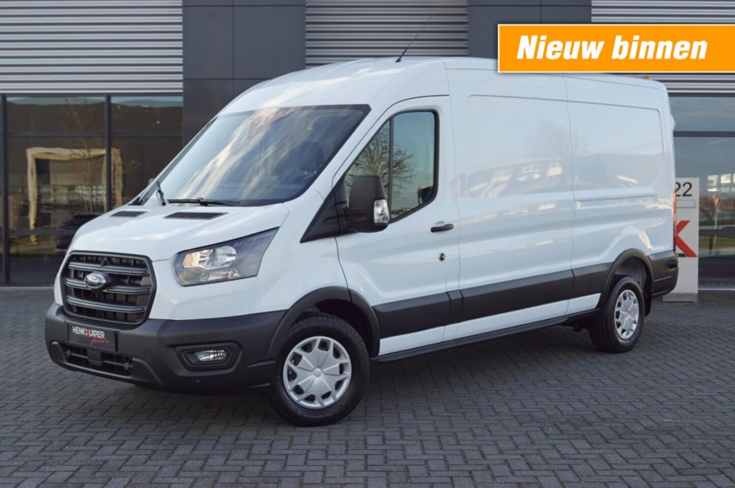 Ford Transit Connect - 350 2.0 TDCi 130pk Aut. Trend L3H2 /Navi / App-connect/ Trekhaak - AutoWereld.nl