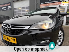 Opel Astra Sports Tourer - 1.4 Innovation van 2de Eig met trekhaak en parkeersensoren / camera en navigatie en blueto