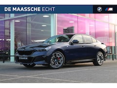 BMW 5-serie - 530e M Sport Automaat / Panoramadak / Trekhaak / Bowers & Wilkins / Stoelventilatie / Adap