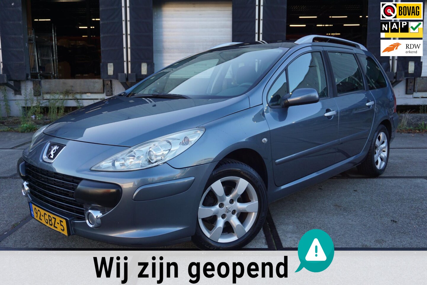 Peugeot 307 SW - 2.0-16V Premium * 7P. * Pano * Trekhaak * Cruise * Distr. set v.v. * - AutoWereld.nl