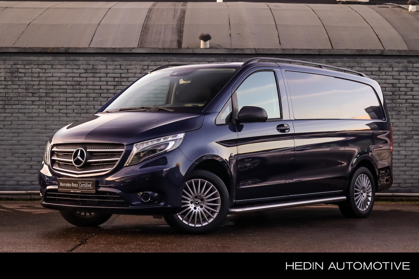 Mercedes-Benz Vito - 114 L Automaat Dubbel Cabine | Trekhaak | LED | Stoelverwarming | Climate Control | Parkee - AutoWereld.nl