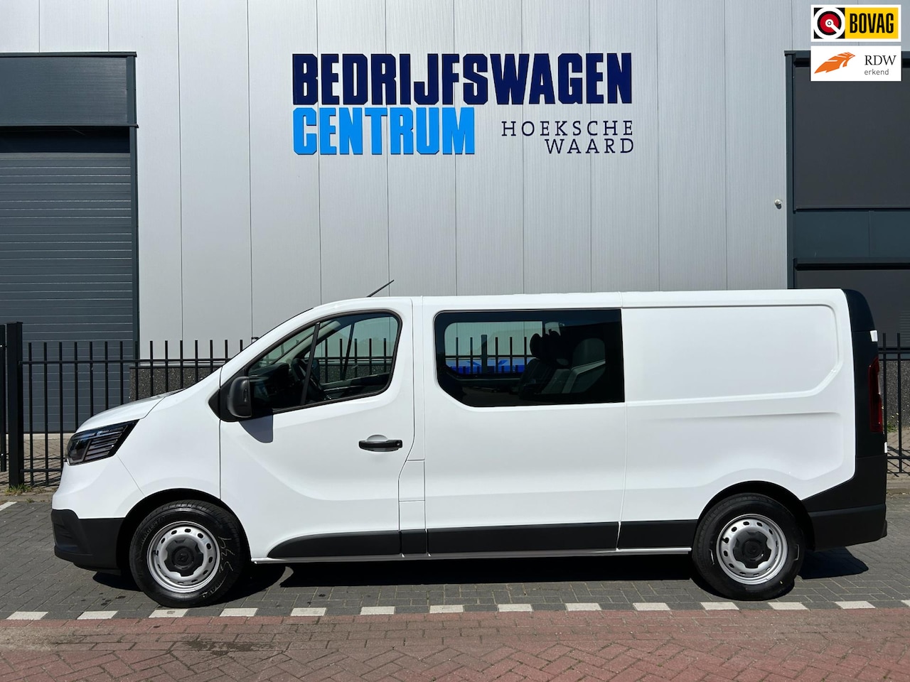 Renault Trafic - 2.0 DCi 130PK T29 L2H1 Dubb.Cabine|Trekhaak - AutoWereld.nl