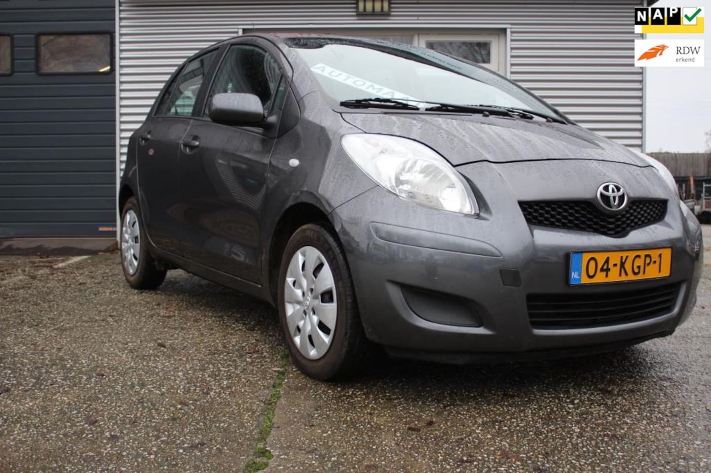 Toyota Yaris - 1.3 VVTi Aspiration AUTOMAAT, 5 deurs, boekjes, NAP, nette zuinige auto, 2x sleutels, incl - AutoWereld.nl