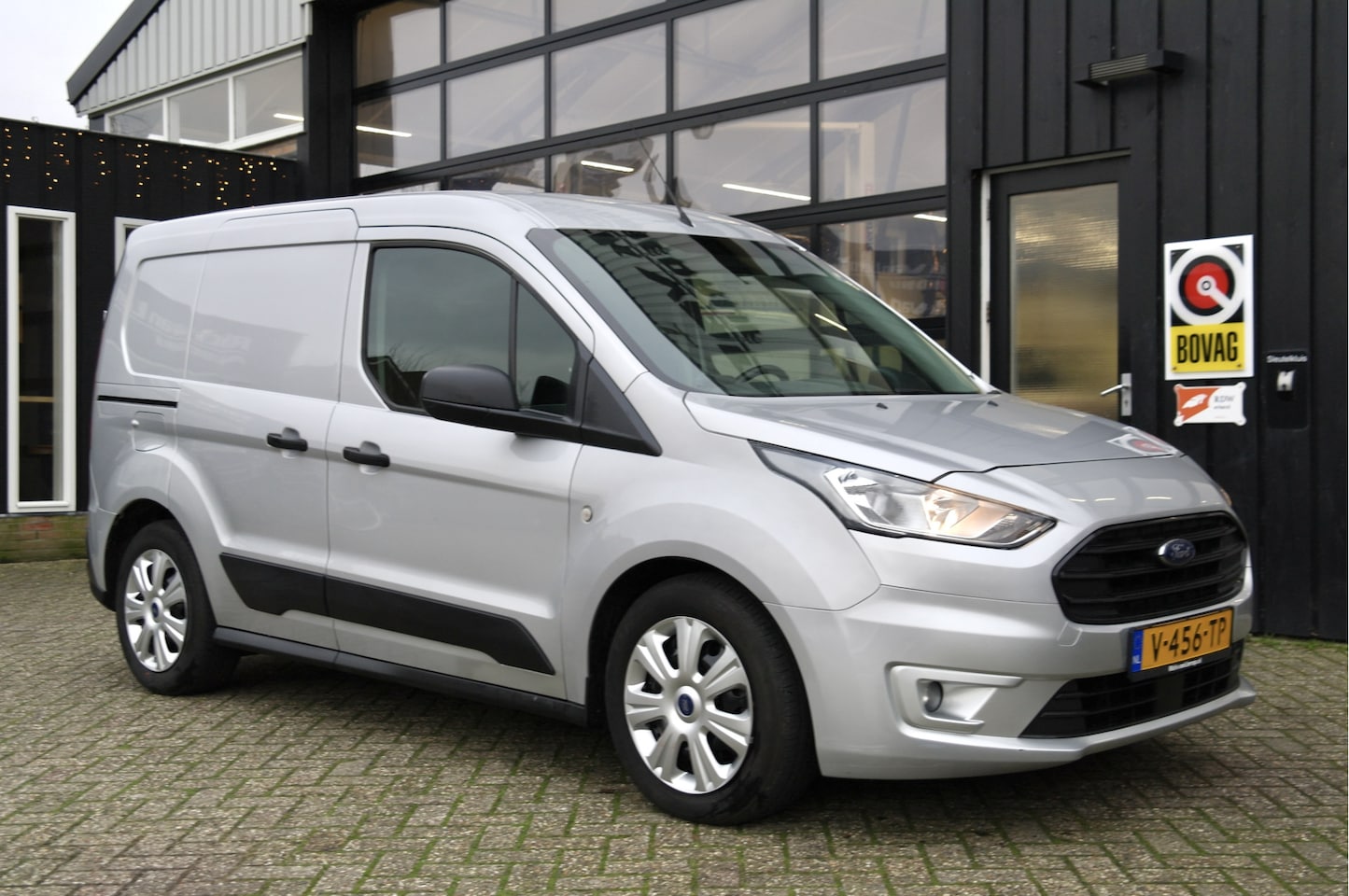 Ford Transit Connect - 1.5 TDCI L1 Trend | NL-Auto | Carplay | Camera | Trekhaak - AutoWereld.nl