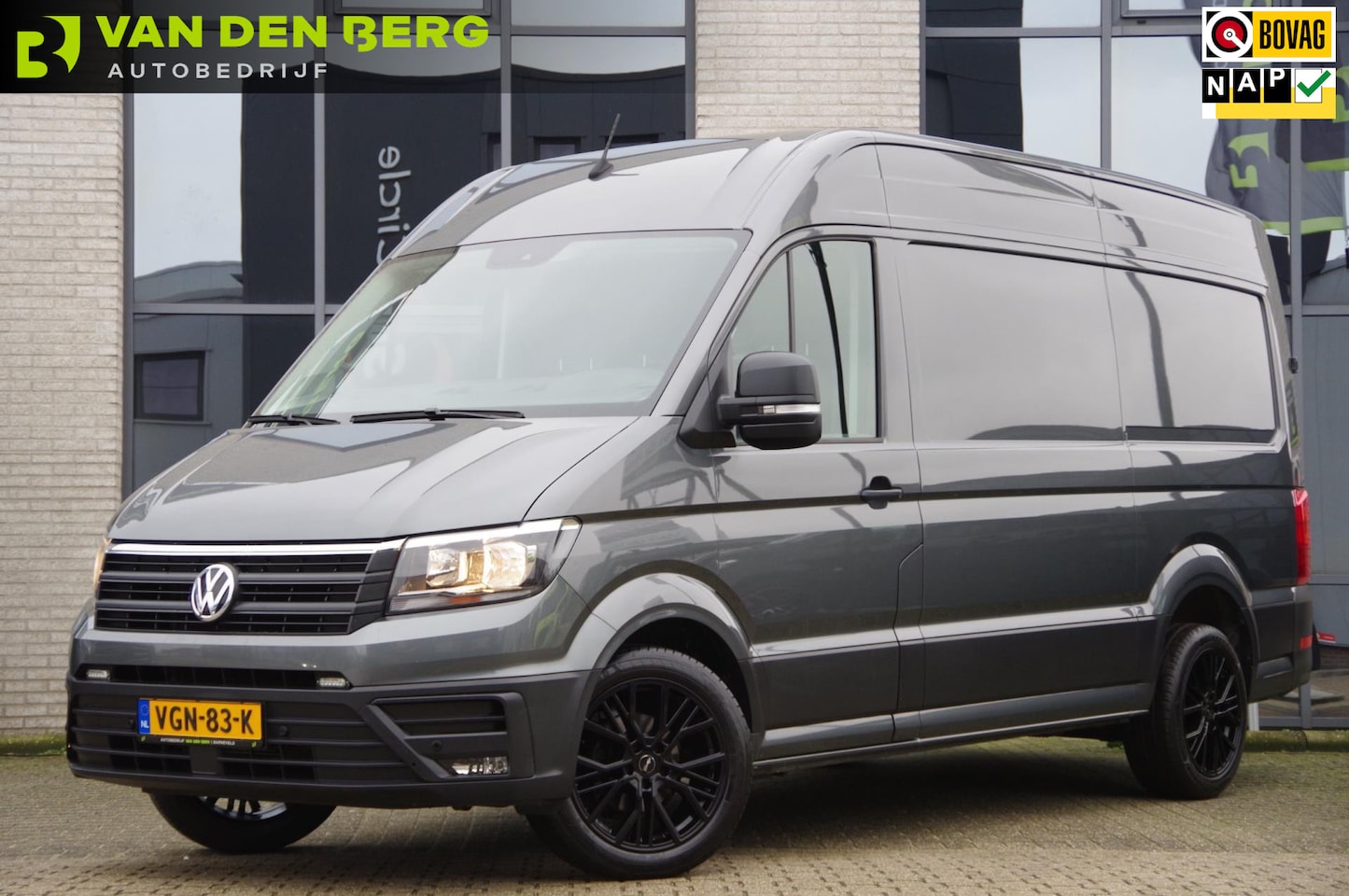 Volkswagen Crafter - 35 2.0 TDI L3H3 HIGHLINE 140PK AUT. CAMERA, NAVI, CRUISE, AIRCO, TREKHAAK - AutoWereld.nl