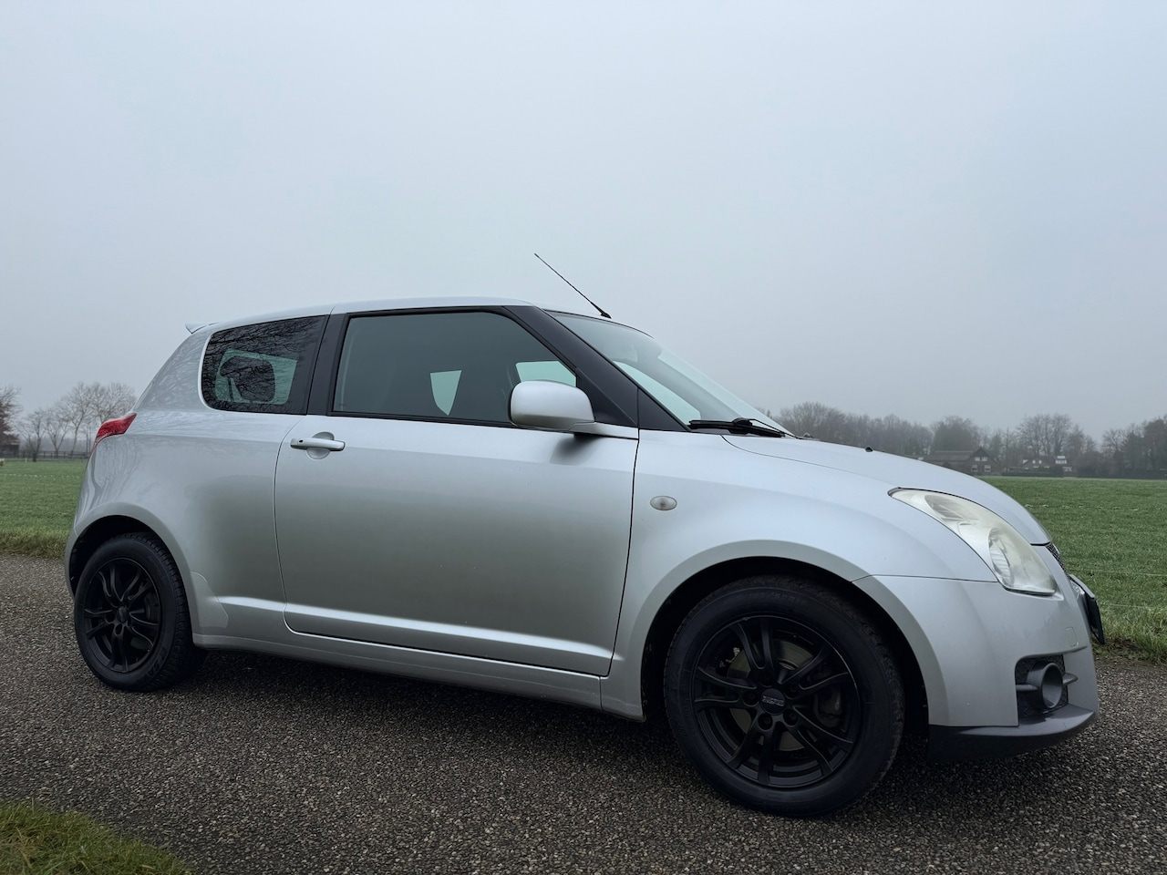 Suzuki Swift - 1.6 Sport AIRCO / LMV / NIEUWE APK - AutoWereld.nl