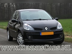 Renault Clio - 2006 1.4 Sedan