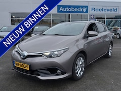 Toyota Auris - 1.8 Hybrid Lease 5-Deurs | Navi | Clima | Cruise | Panoramdak | Achteruitrijcamera | Rijst