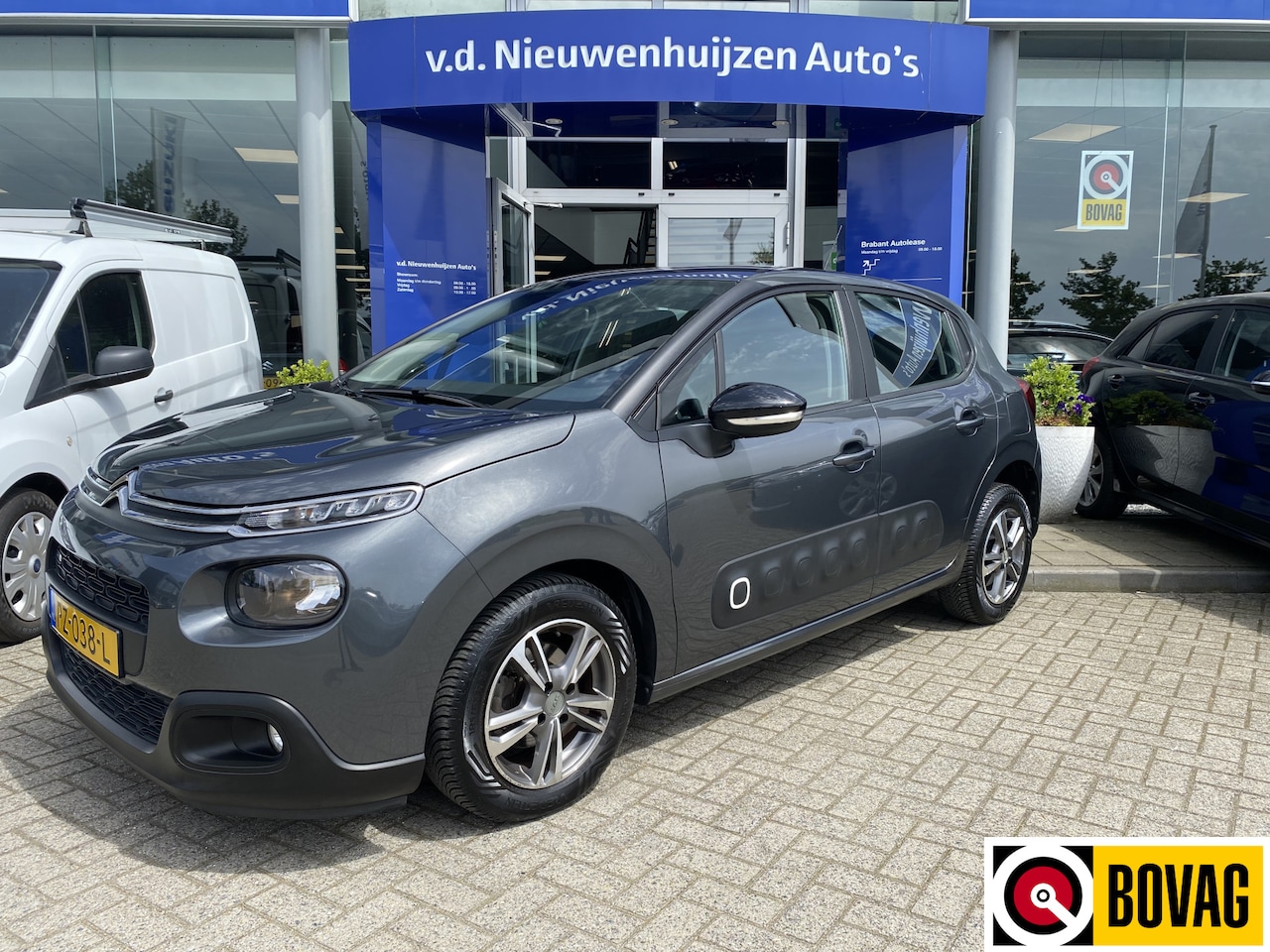 Citroën C3 - 1.2 PureTech Feel 105g Navigatie Pdc info;fbogaars 0492-588956 - AutoWereld.nl