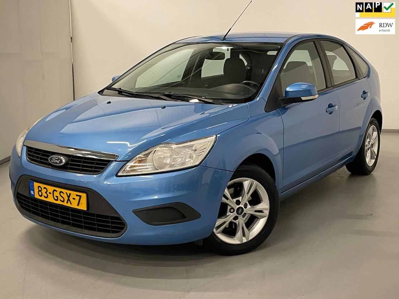 Ford Focus - 1.6 Trend / Export / Airco / Bluetooth / Trekhaak - AutoWereld.nl