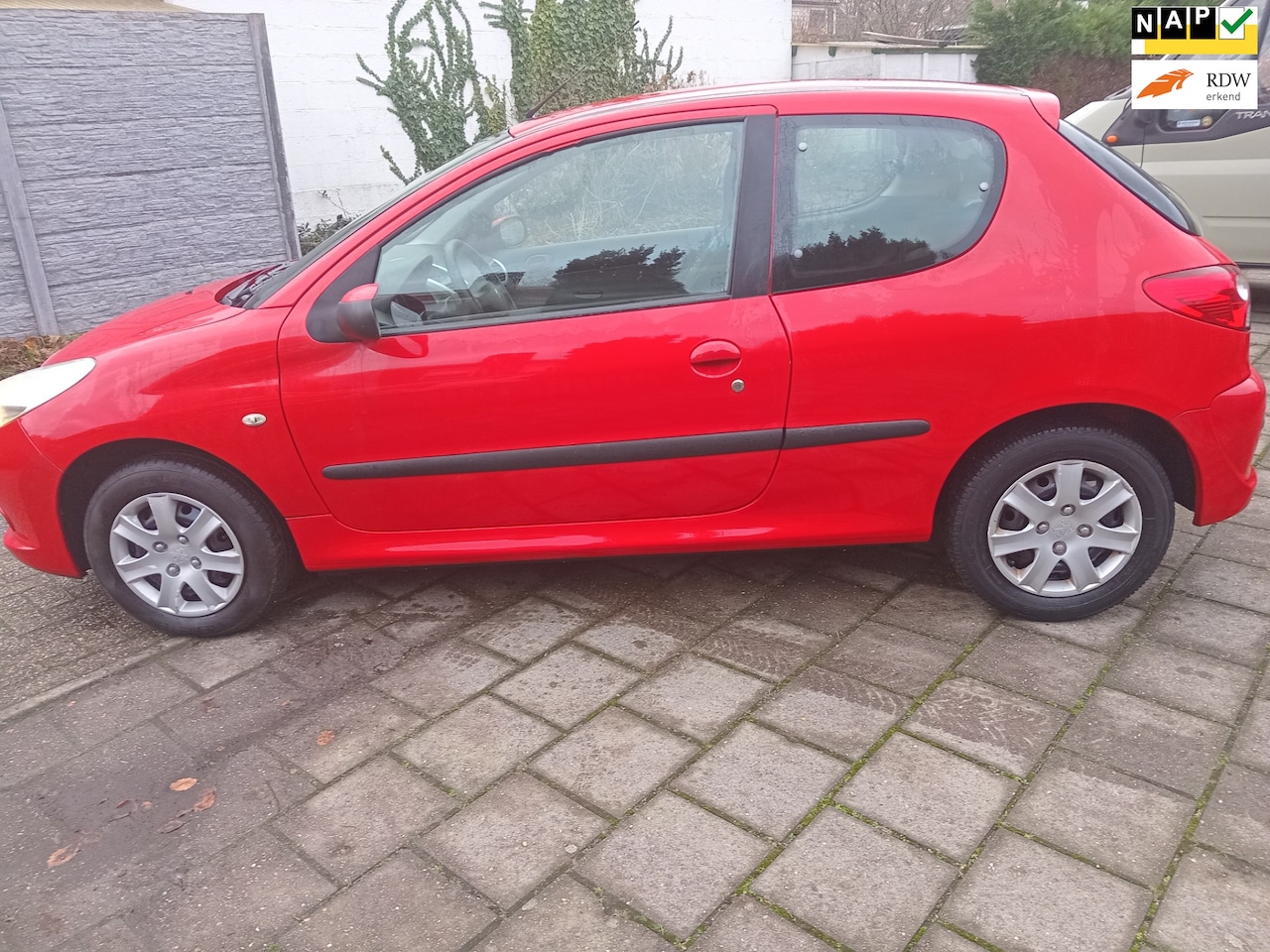 Peugeot 206 - 1.4 XS met maar 117000km - AutoWereld.nl