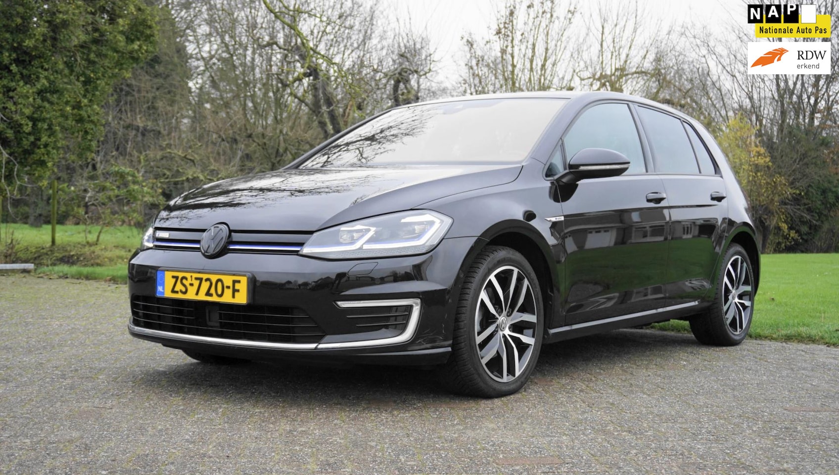 Volkswagen e-Golf - E-Golf Leder Camera Warmtepomp vol optie - AutoWereld.nl