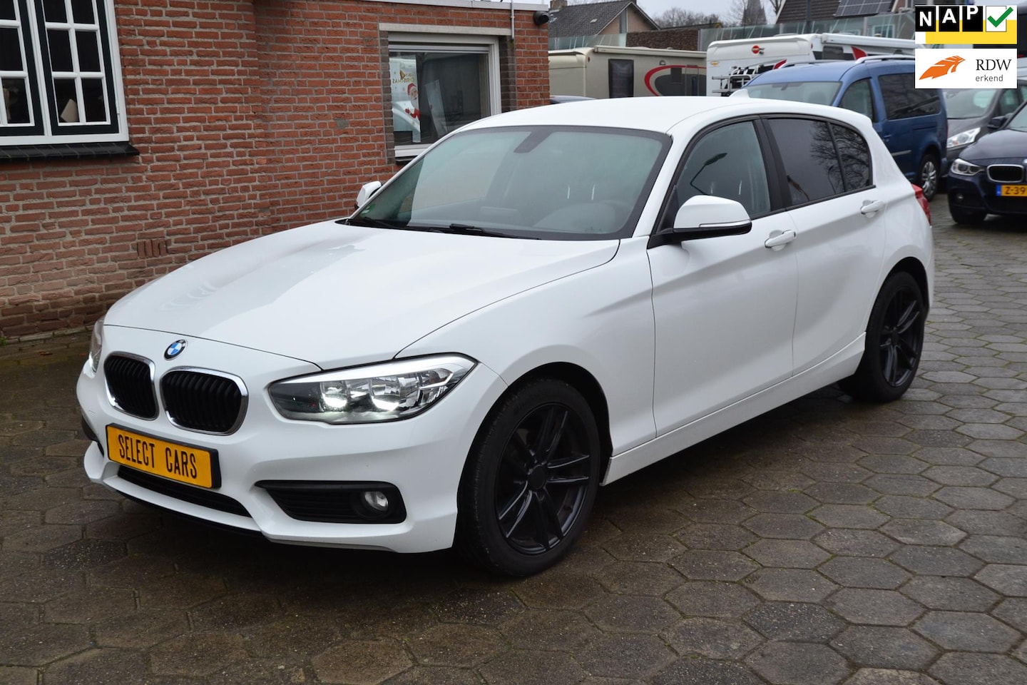 BMW 1-serie - 116i Centennial Executive - Airco - Cruise control - Stoelverw. - Lm.Velgen - Parkeersenso - AutoWereld.nl