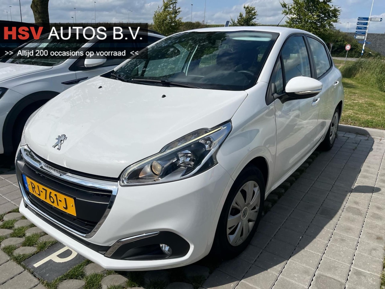 Peugeot 208 - 1.2 PureTech Blue Lion airco navi 4-deurs org NL - AutoWereld.nl