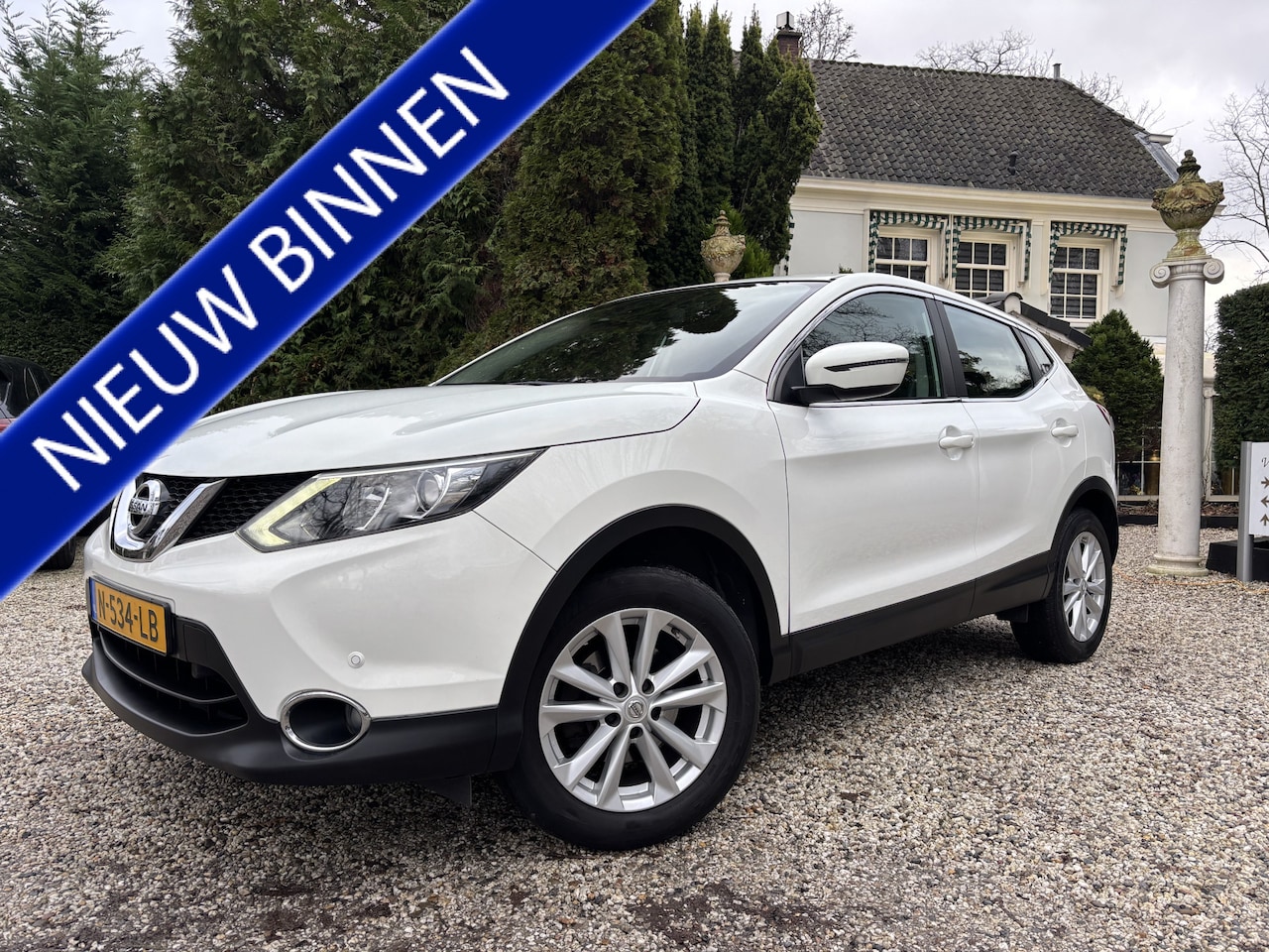 Nissan Qashqai - 1.2 Acenta / Navi. / Airco / Stoelverw. / Trekhaak - AutoWereld.nl