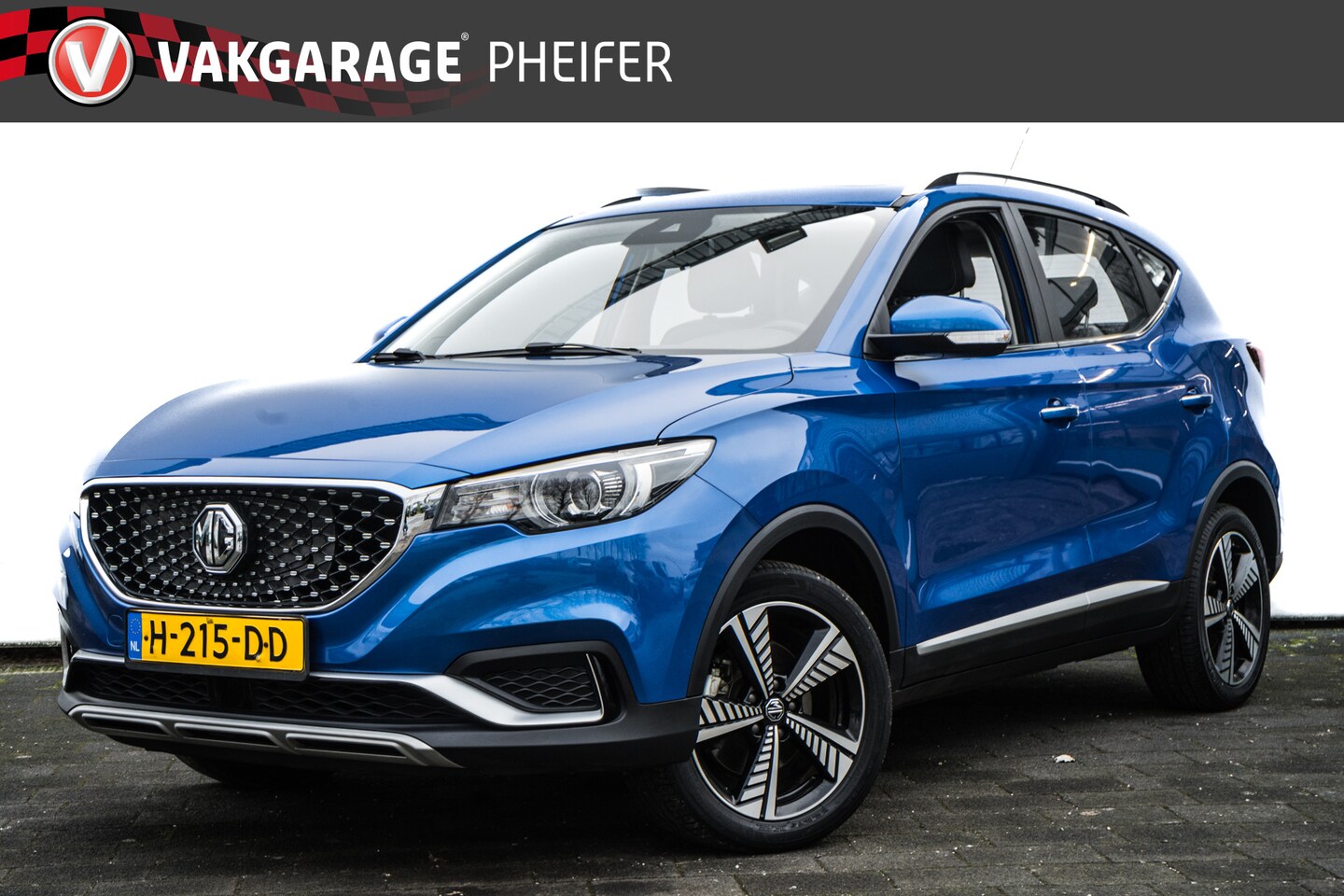 MG ZS - EV Luxury 45 kWh Panoramadak/ Leer/ Camera/ Navigatie/ Stoelverwarming/ Carplay/ Blindspot - AutoWereld.nl