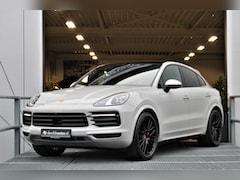 Porsche Cayenne Coupé - 3.0 E-Hybrid Platinum Edition Sportdesign Krijt 462pk Pano Luchtvering ACC Bose Sportuitla