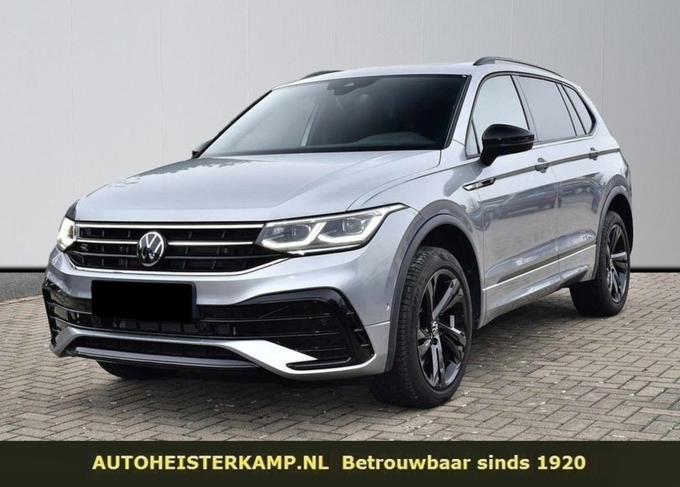 Volkswagen Tiguan Allspace - 2.0 TDI 200PK 4Motion R-Line 7-zitter ACC PANORAMADAK 360 CAMERA TREKHAAK - AutoWereld.nl