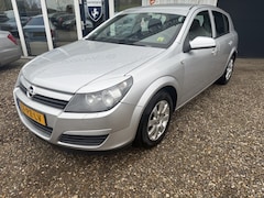 Opel Astra - 1.4 Essentia