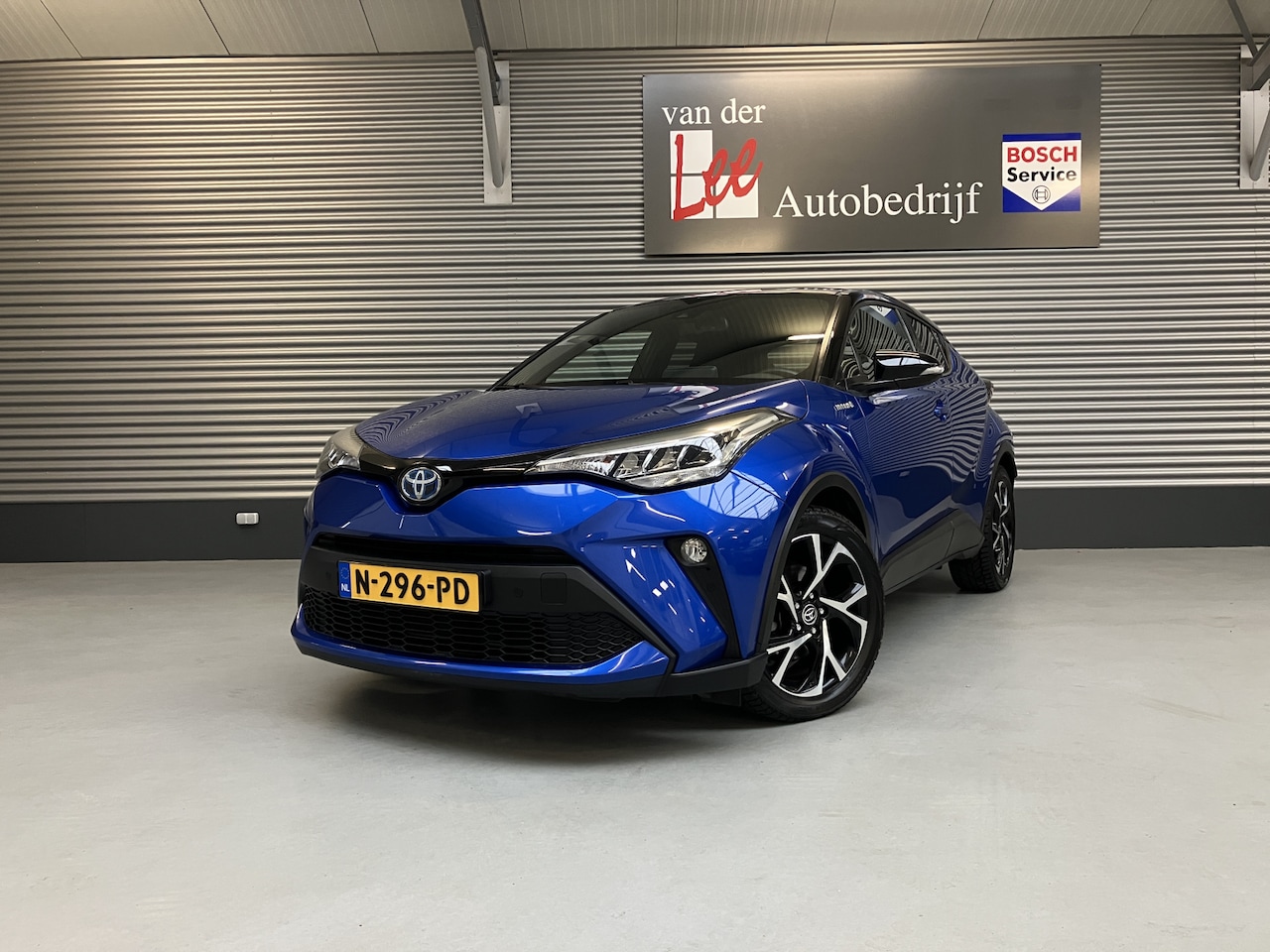 Toyota C-HR - 2.0 Hybrid Bi-Tone/PDC/CAM/CARPLAY/TREKHAAK/ENZ - AutoWereld.nl