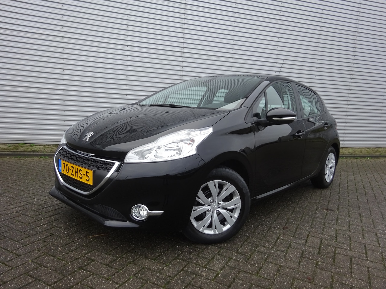 Peugeot 208 - 1.2 VTi Envy Navi / Trekhaak / Cruise control / Climate control - AutoWereld.nl