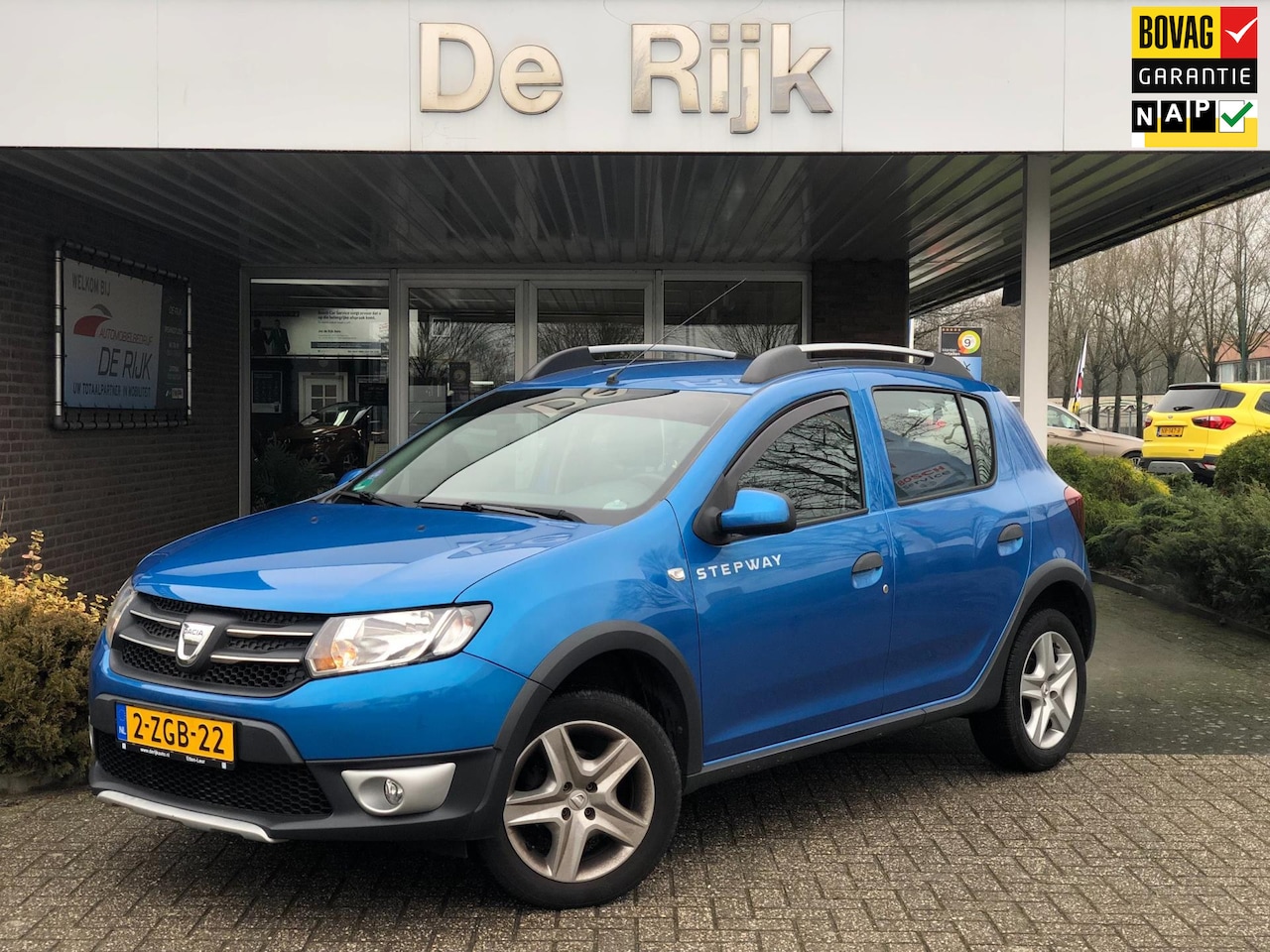 Dacia Sandero Stepway - 0.9 TCe Lauréate | Navi, Cruise, Airco, Carplay/Android, Trekhaak, El. Ramen | Goed onderh - AutoWereld.nl