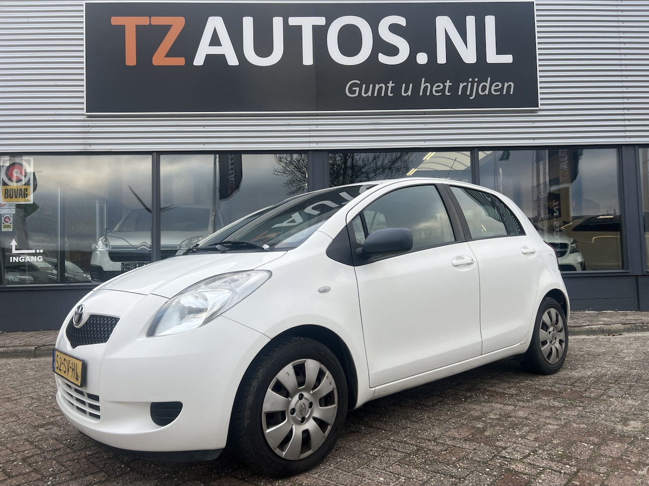 Toyota Yaris - 1.3 VVTi Sol MMT Automaat - AutoWereld.nl