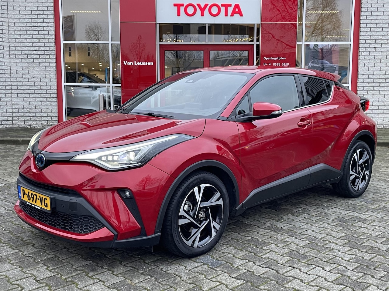 Toyota C-HR - 1.8 HYBRID STYLE STOELVERW. BLIND-SPOT NAVI APPLE/ANDROID STUURVERW. PARKCAMERA NL-AUTO 1E - AutoWereld.nl