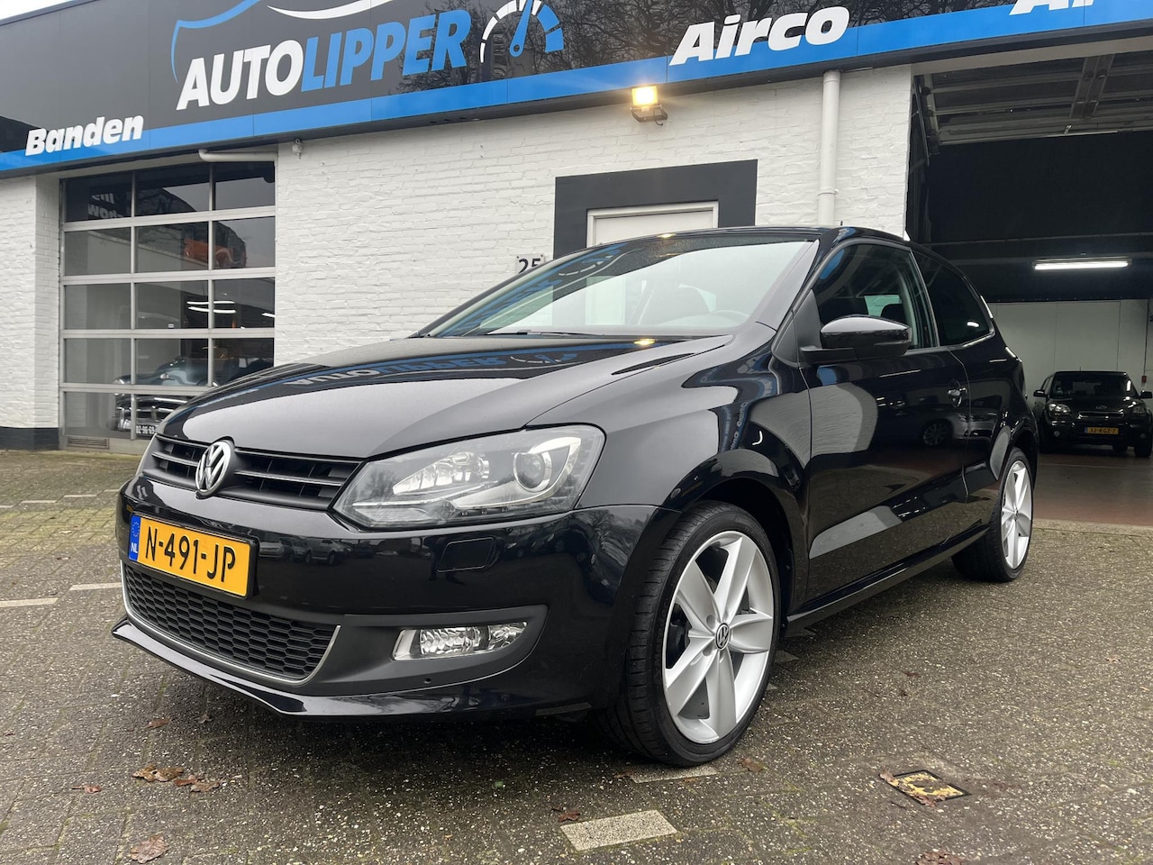 Volkswagen Polo - 1.2 TSI Highline Automaat/Nieuwe apk bij aflevering - AutoWereld.nl