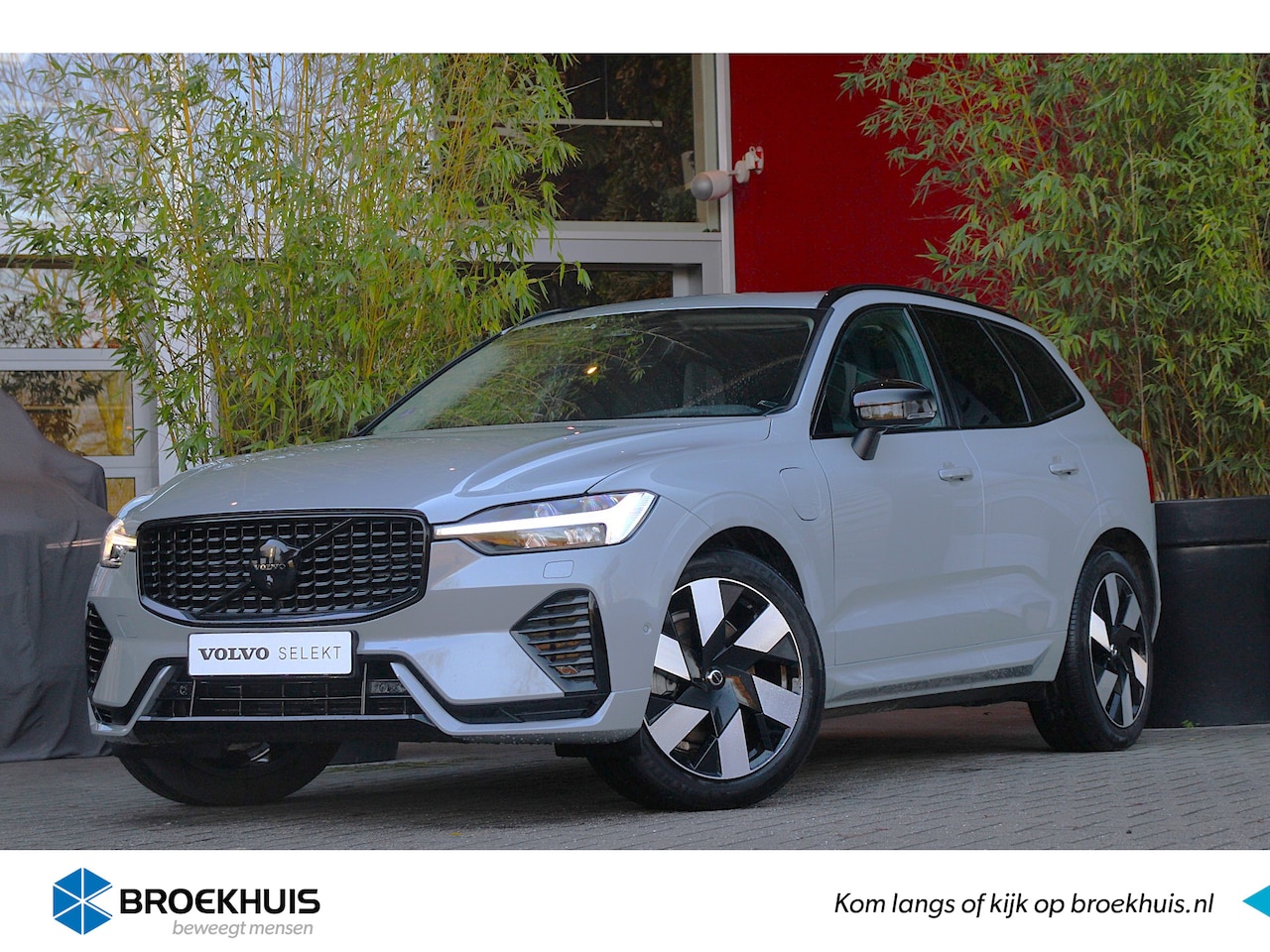 Volvo XC60 - T8 Plug-in hybrid 455pk AWD Ultra Dark| Luchtvering| Trekhaak| nagenoeg alle opties! - AutoWereld.nl