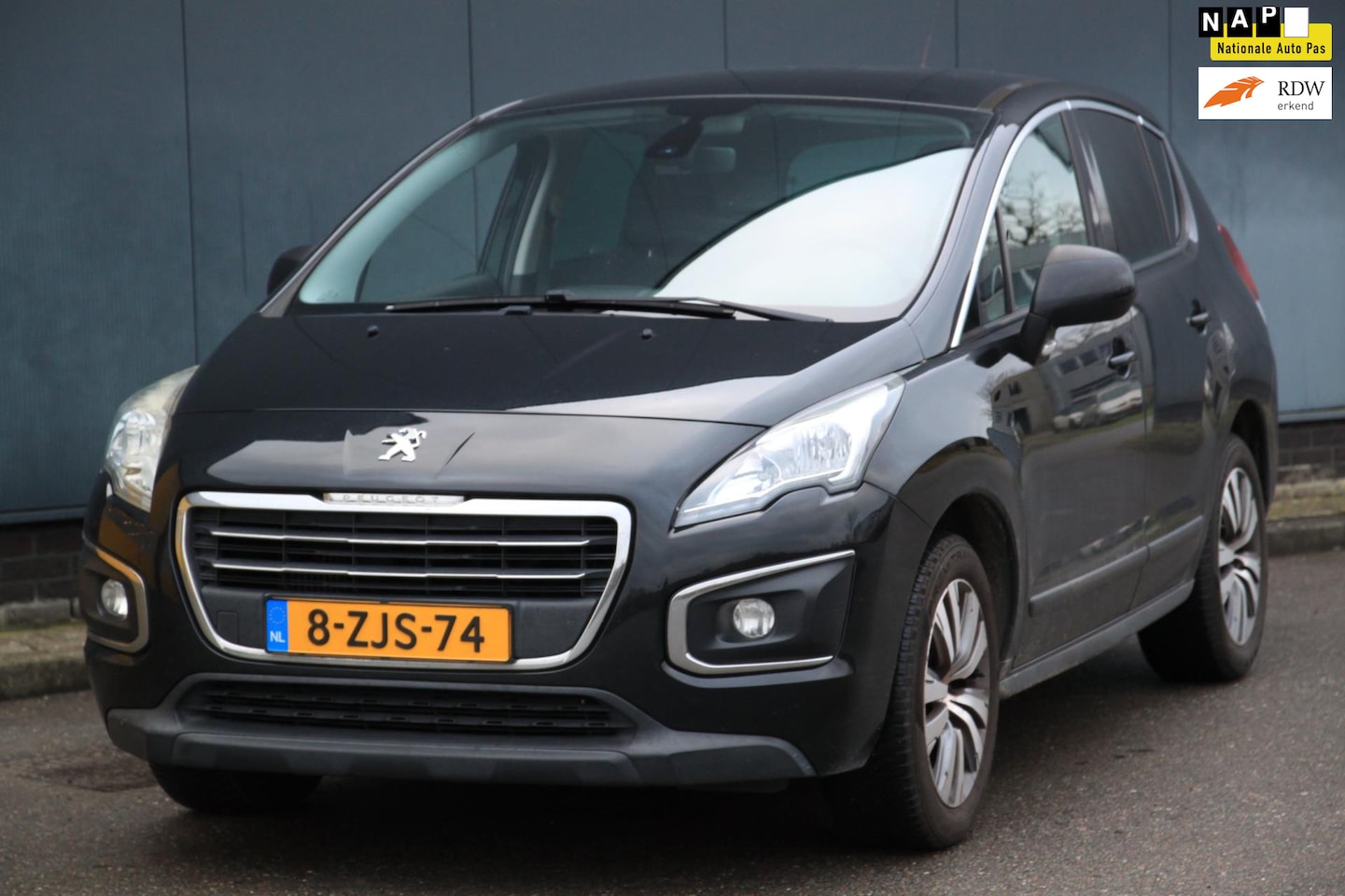 Peugeot 3008 - 1.6 e-HDi Blue Lease Navigatie/Parkeersensor/Lmv/Trekhaak - AutoWereld.nl