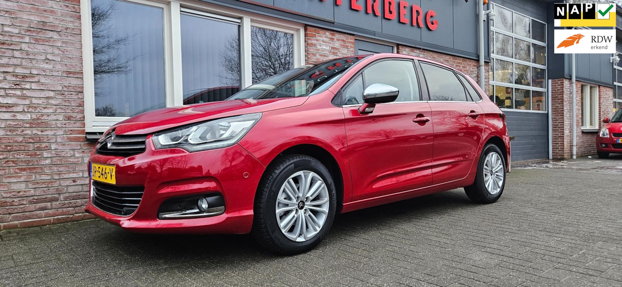 Citroën C4 - 1.2 PureTech Feel Collection Trekhaak! Navigatie! Nette Auto! Dealer Onderhouden! Airco/Cl - AutoWereld.nl