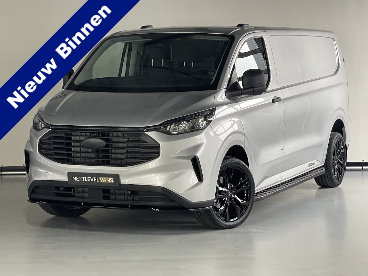 Ford Transit Custom - 300 2.0 TDCI L2H1 170 PK AUT Navi / Stoel verwarming / Camera / Pack Premium - AutoWereld.nl