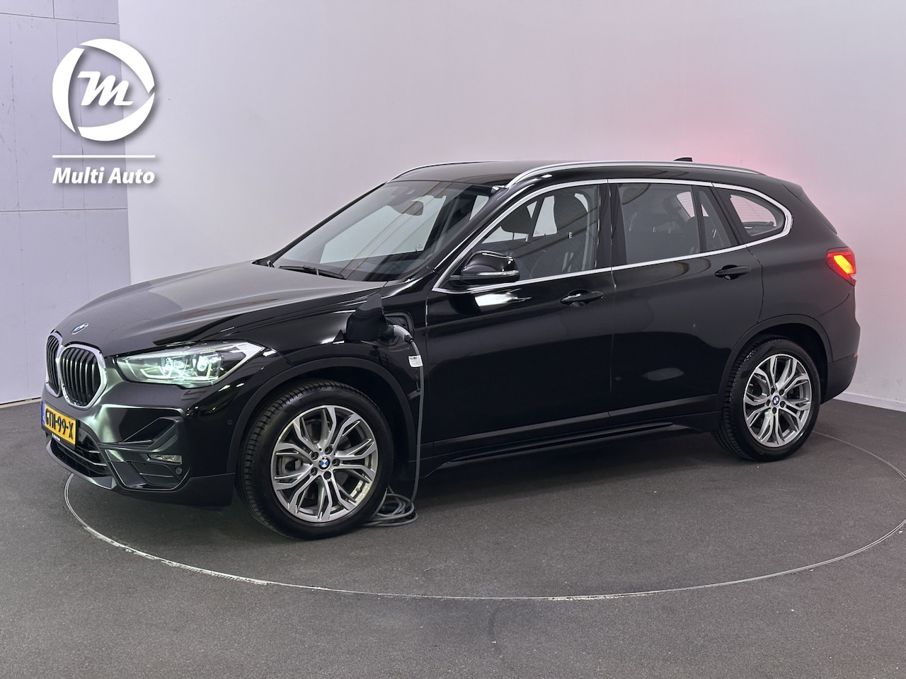 BMW X1 - xDrive25e Sport line Plug in Hybrid PHEV | Led | Sportstoelen Verwarmd | Navi Prof | Sfeer - AutoWereld.nl