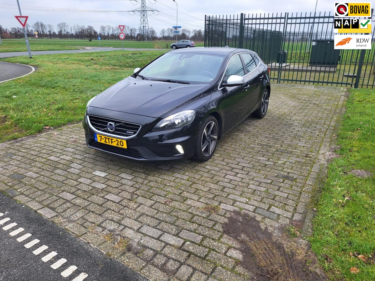 Volvo V40 - 1.6 T3 R-Design 1.6 T3 R-Design - AutoWereld.nl