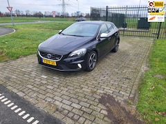 Volvo V40 - 1.6 T3 R-Design