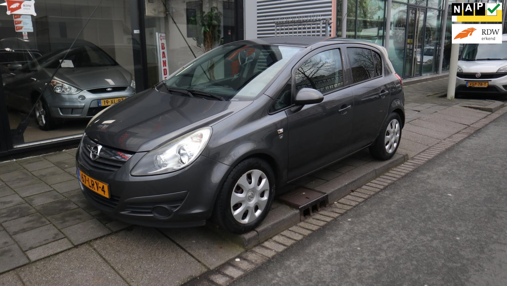 Opel Corsa - 1.4-16V '111' Edition GOEDONDERHOUDEN/NAVI - AutoWereld.nl