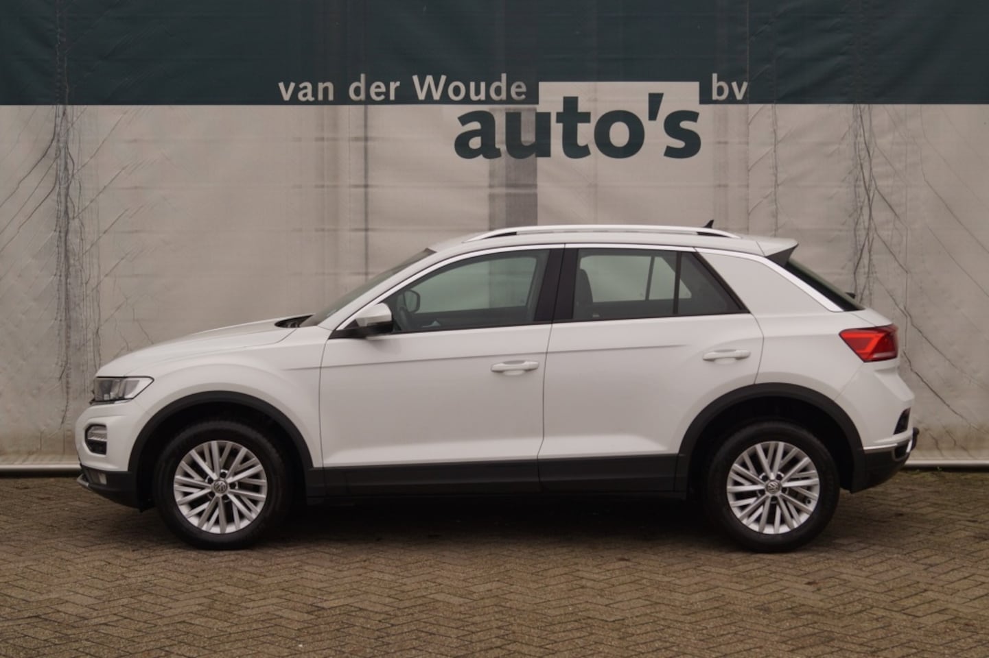 Volkswagen T-Roc - 1.5 TSI 150pk DSG Style Business -NAVI-ECC-PDC- - AutoWereld.nl