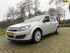 Opel Astra - 1.6 Essentia / nap / cruise control / nieuwe apk tot 01-2026