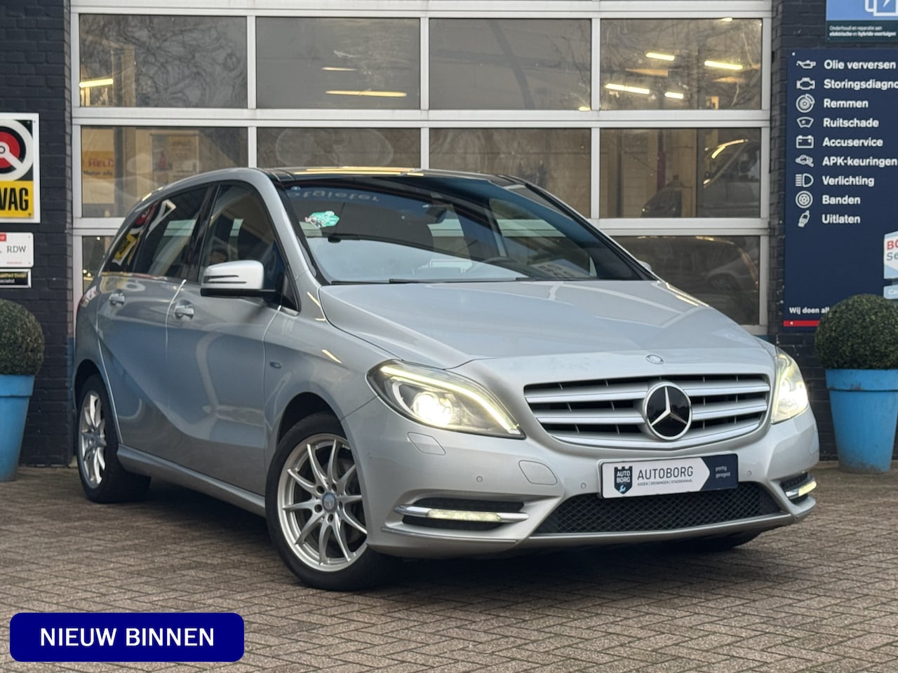 Mercedes-Benz B-klasse - 200 Ambition | Achteruitrijcamera | Trekhaak | Voorstoelen Verwarmd | Rijklaar - AutoWereld.nl