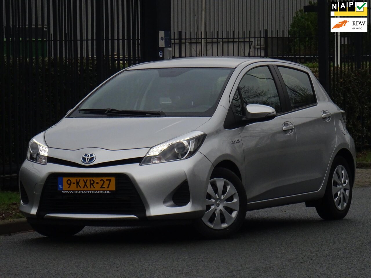 Toyota Yaris - 1.5 Full Hybrid AUTOMAAT 5D NAP/NAVI/CAMERA/PDC - AutoWereld.nl