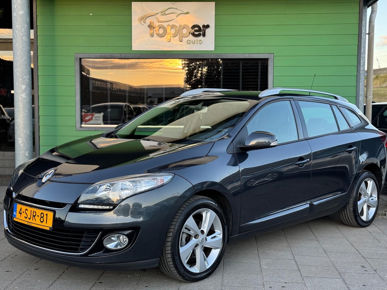 Renault Mégane Estate - 1.2 TCe Collection / Navi / CruiseControl / - AutoWereld.nl