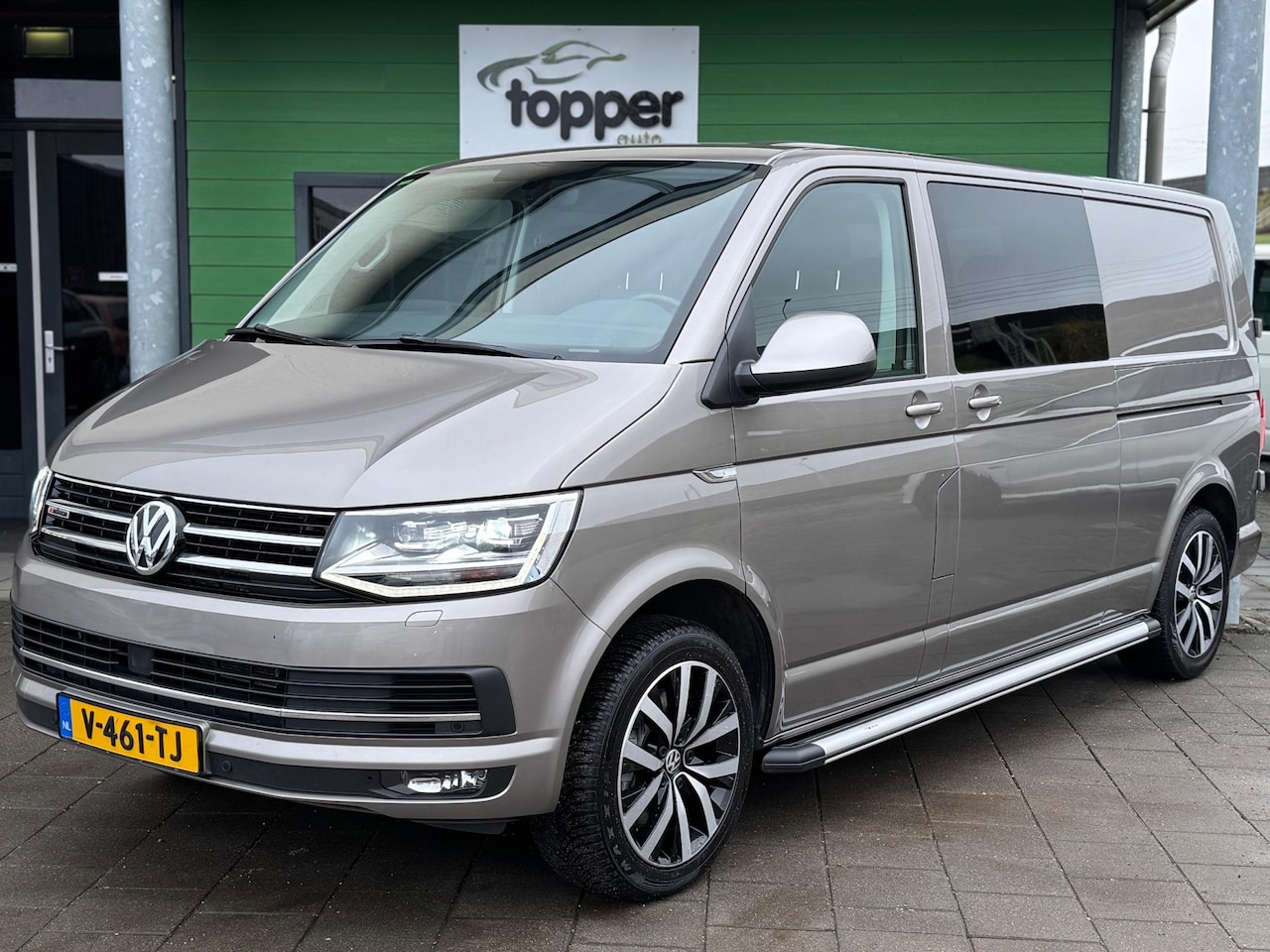 Volkswagen Transporter - 2.0 TDI L2H1 DC Business Highline Dubbele Cabine - AutoWereld.nl